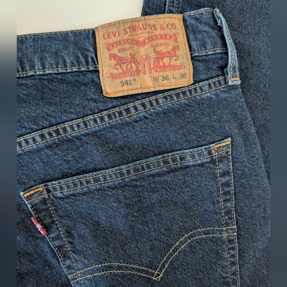 Levi’s 541 Athletic Fit Jeans 36x30 Dark Wash Tapered Denim Stretch